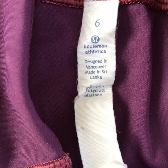 LULULEMON Athletica Size 6 berry work out tights - Picture 4 of 8